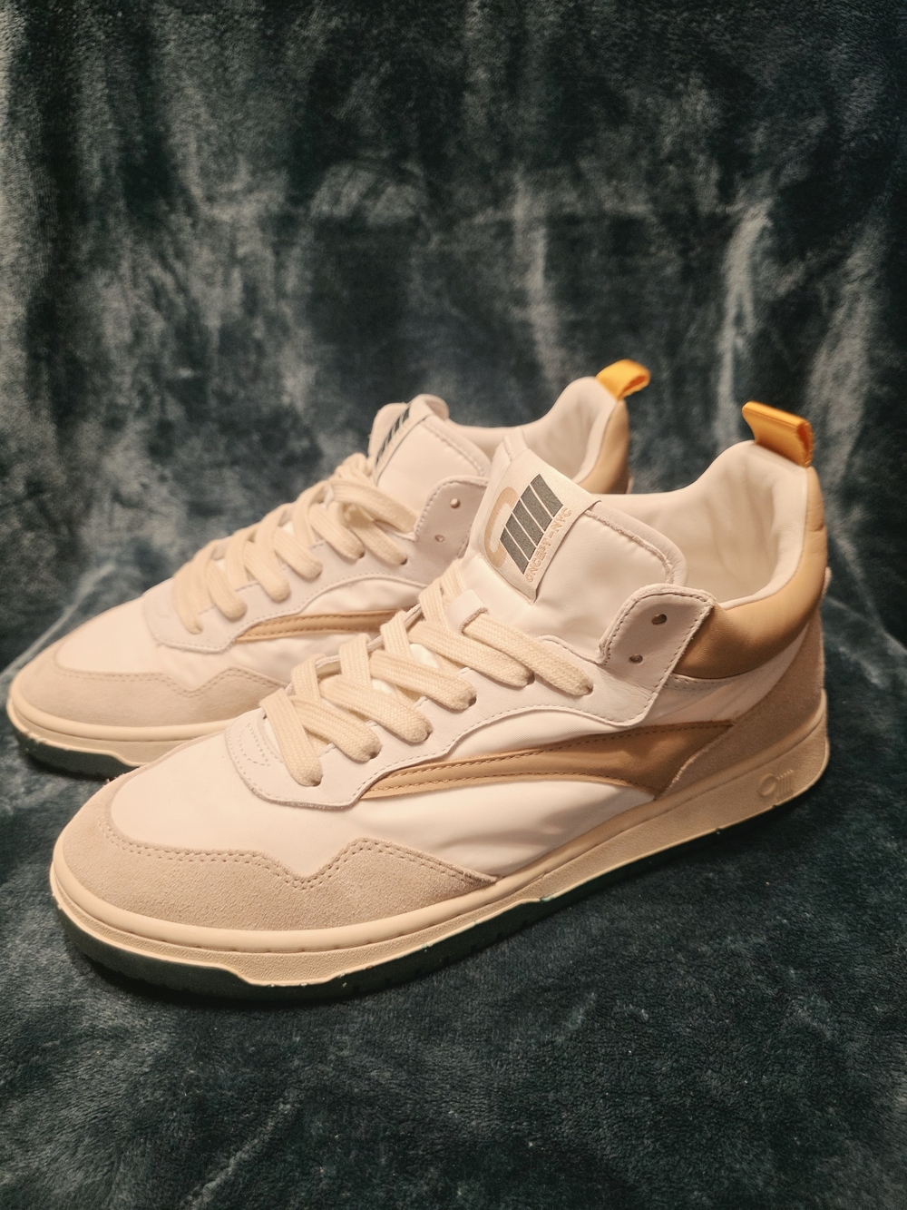 Women's Casual Low-Top Sneakers in Beige/Cream and Hunter Green-Size 10